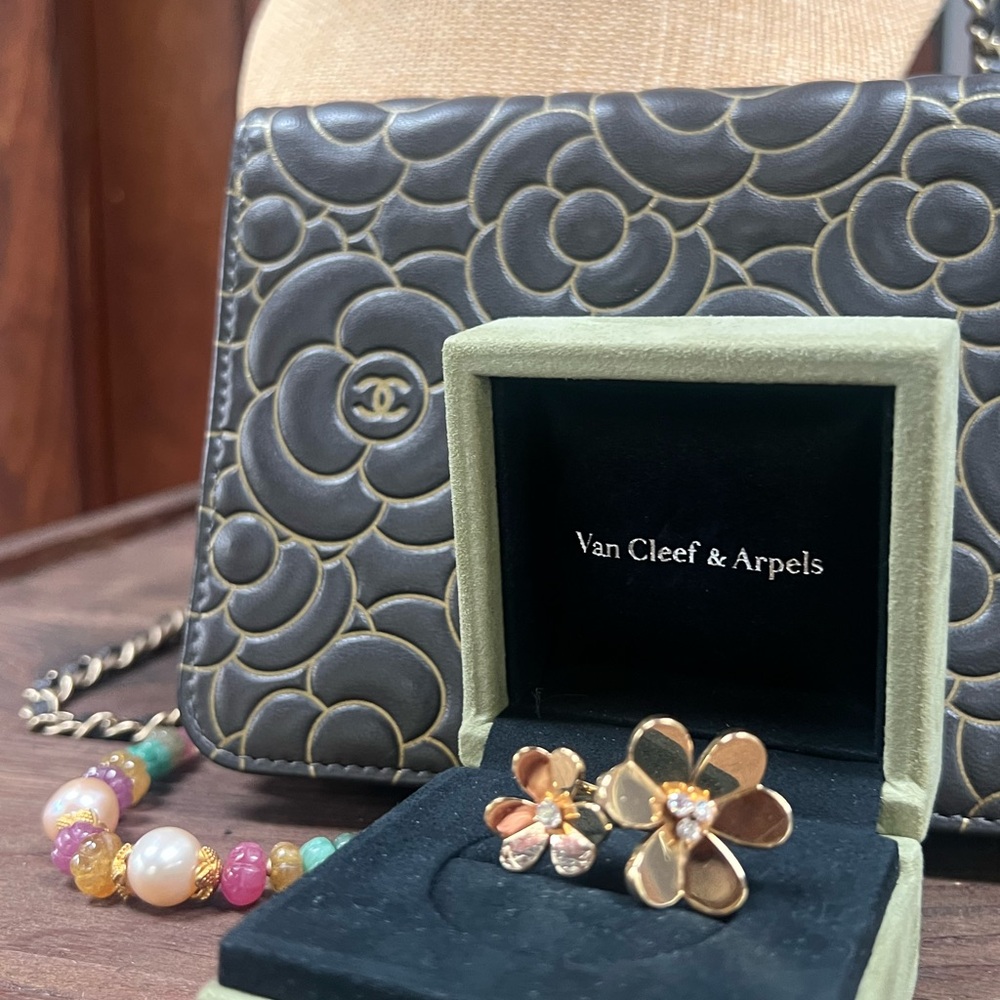 Van Cleef & Arpels Frivole Ring 18K Yellow Gold w/Diamonds size 5.75 Hold Hold - Picture 4 of 15